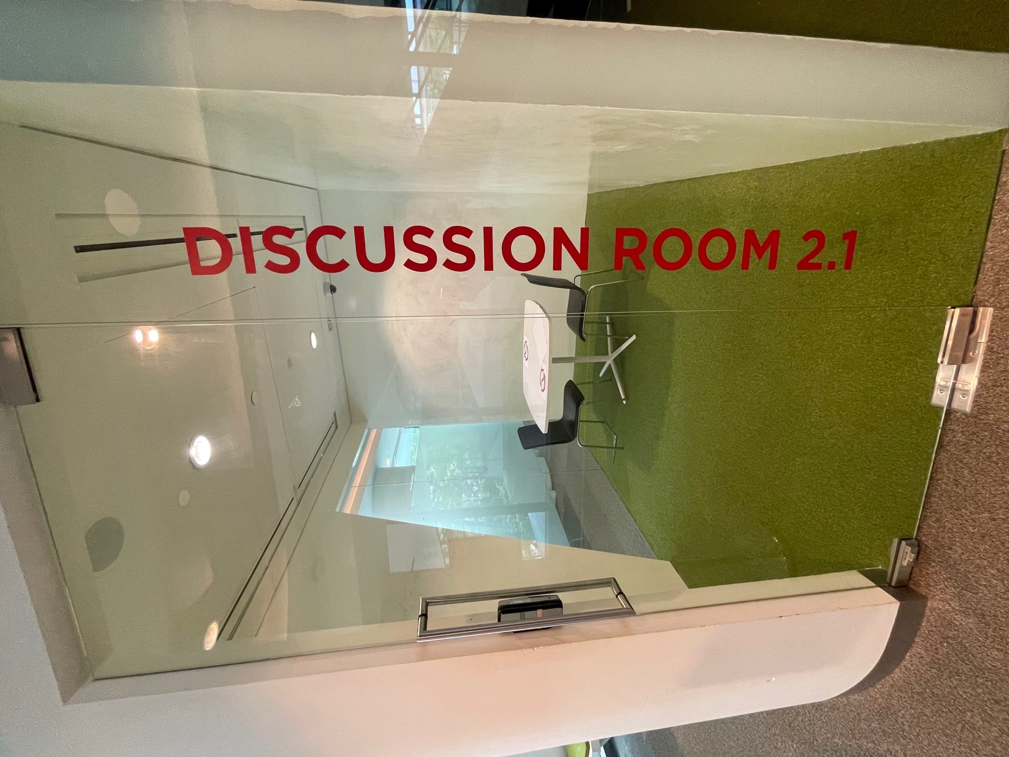 Discussion Room 2.1